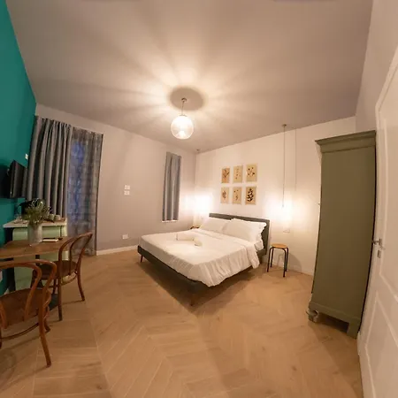 Sophia Boutique 4*